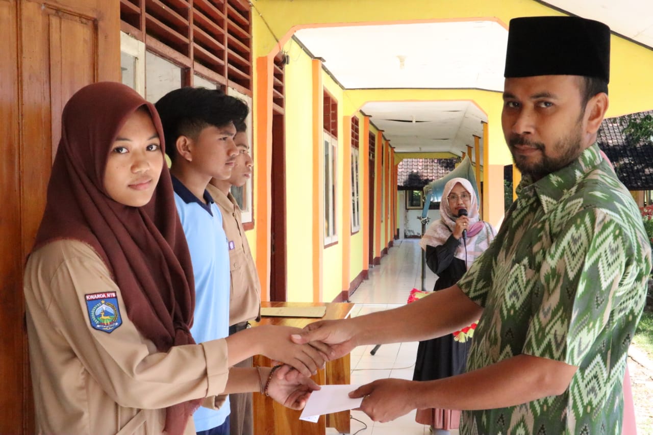 Pembagian Raport Semester Genap 2021